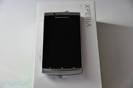 Đập hộp “siêu phẩm” Sony Ericsson Xperia Arc - 8