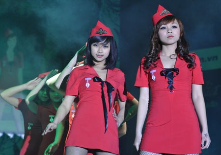 Cận cảnh vũ điệu nóng bỏng của nữ sinh Phương Đông - 8