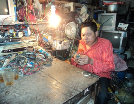 Có một mối tình “phù phép” cho đôi chân tật nguyền - 2