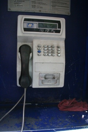 Đã có hướng xử lý những trạm điện thoại thẻ “vô dụng” - 2