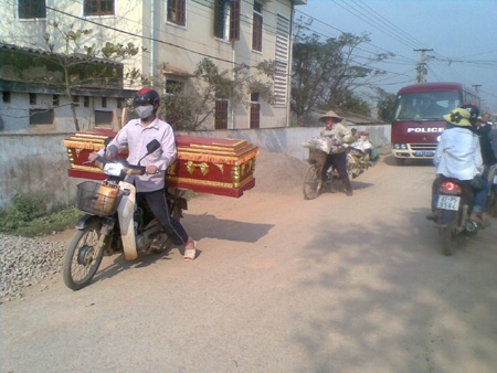 16 nạn nhân thiệt mạng, đội cứu hộ tăng cường tìm kiếm - 7