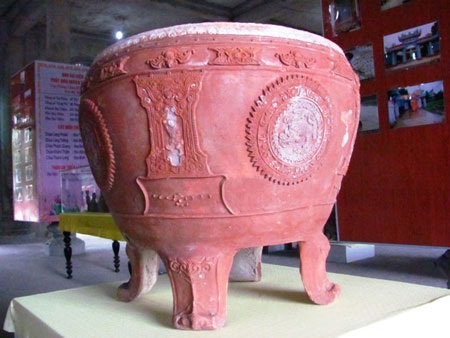 Những cổ vật Phật giáo độc đáo trên quê hương Thiền sư Liễu Quán - 9 Những cổ vật Phật giáo độc đáo trên quê hương Thiền sư Liễu Quán - 9