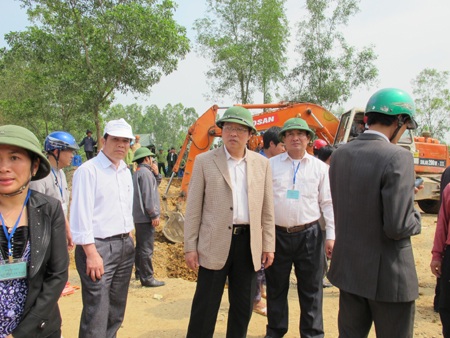 Tìm thấy 12 thi thể trong vụ sập mỏ đá - 2