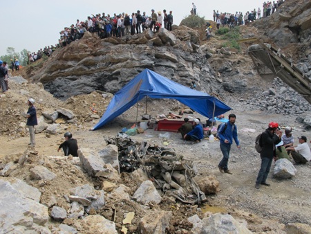 Tìm thấy 12 thi thể trong vụ sập mỏ đá - 3