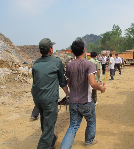 Đã tìm thấy nạn nhân thứ 17 vụ sập mỏ đá Lèn Cờ - 2