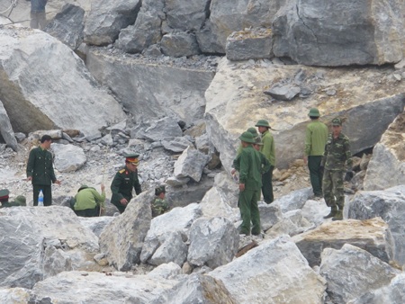 Đã tìm thấy nạn nhân thứ 17 vụ sập mỏ đá Lèn Cờ - 5