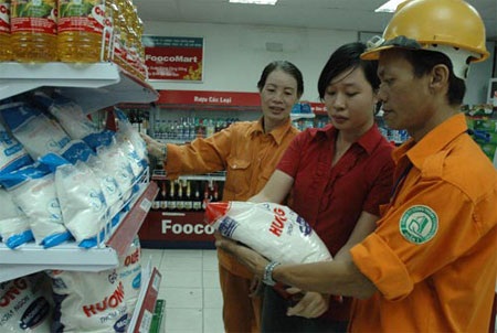 TPHCM công bố bình ổn giá cho 9 nhóm hàng - 1