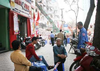 Gặp người giăng dây cảnh báo “thảm họa” sập nhà kinh hoàng - 2