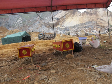 Đã tìm thấy nạn nhân thứ 17 vụ sập mỏ đá Lèn Cờ - 12