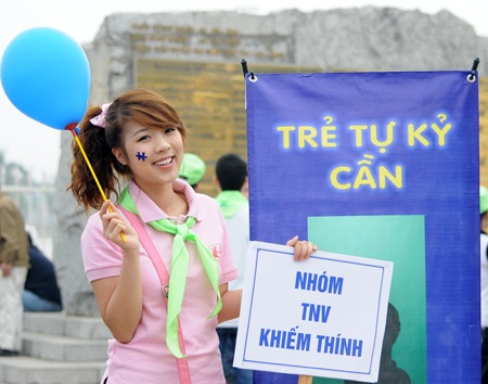 Hoài Anh Mango dễ thương bên các em nhỏ - 12 Hoài Anh Mango dễ thương bên các em nhỏ - 12