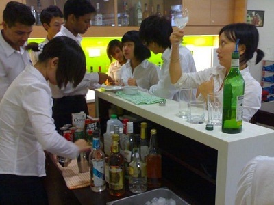 Cha mẹ có nên chọn lựa ngành quản lý nhà hàng - khách sạn cho con? - 3 Cha mẹ có nên chọn lựa ngành quản lý nhà hàng - khách sạn cho con? - 3