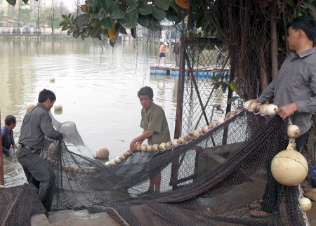 Cận cảnh diễn tập "đưa cụ Rùa vào lồng" - 1
