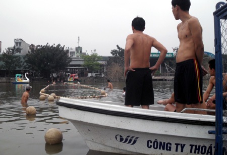 Cận cảnh diễn tập "đưa cụ Rùa vào lồng" - 5