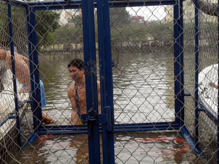 Cận cảnh diễn tập "đưa cụ Rùa vào lồng" - 8