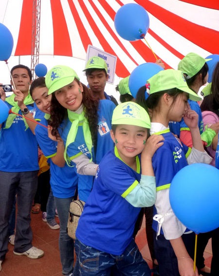 "Cặp đôi" Hà Linh - Ngọc Minh đi bộ vì trẻ tự kỷ - 13