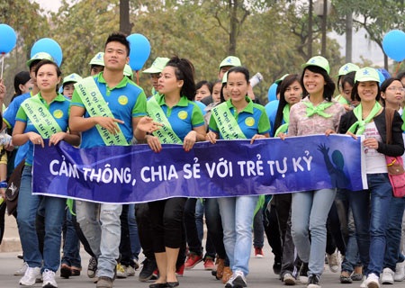 "Cặp đôi" Hà Linh - Ngọc Minh đi bộ vì trẻ tự kỷ - 5