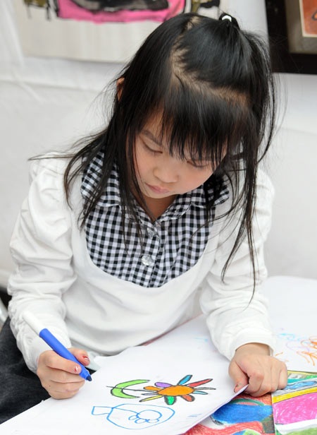 "Cặp đôi" Hà Linh - Ngọc Minh đi bộ vì trẻ tự kỷ - 7