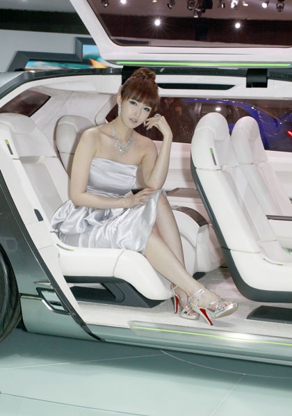 Rạng ngời kiều nữ Seoul Motor Show (1) - 6