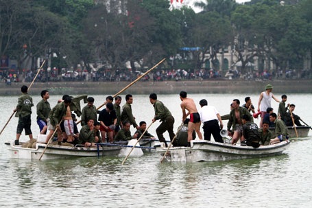 Cụ Rùa đã được an toàn trong bể chữa bệnh - 4