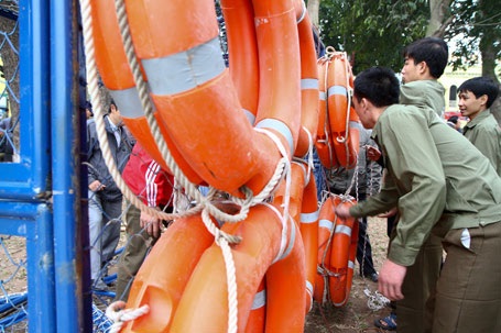 Cụ Rùa đã được an toàn trong bể chữa bệnh - 40