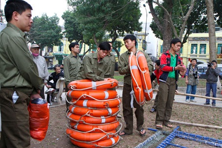 Cụ Rùa đã được an toàn trong bể chữa bệnh - 38