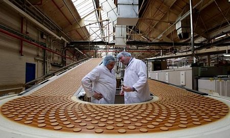 Cung điện Buckingham tất bật chuẩn bị lễ cưới hoàng gia  - 8