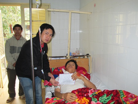 Bạn đọc Dân trí ủng hộ các nạn nhân trong vụ sập Lèn Cờ - 5 Bạn đọc Dân trí ủng hộ các nạn nhân trong vụ sập Lèn Cờ - 5