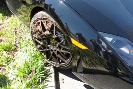 Cua hỏng, siêu xe Gallardo gãy cầu sau - 7