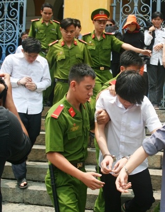 Thủ phạm giết Phó Bí thư quận ủy Phú Nhuận stress tại tòa - 1 Thủ phạm giết Phó Bí thư quận ủy Phú Nhuận stress tại tòa - 1