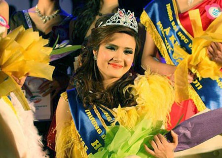 Xôn xao bảng điểm “kém đẹp” của Miss ĐH Văn hóa - 1 Xôn xao bảng điểm “kém đẹp” của Miss ĐH Văn hóa - 1