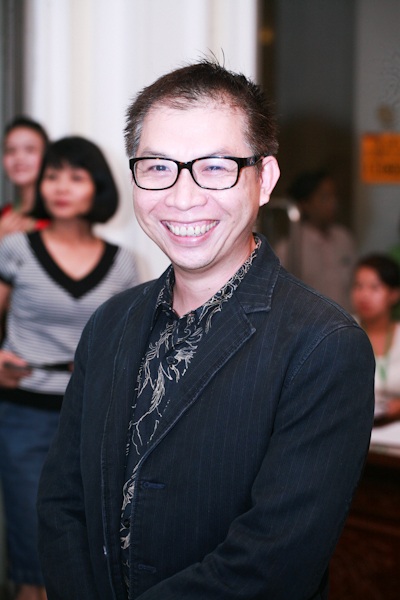 Ngô Thanh Vân đầm dài thướt tha trong lễ trao giải Cống hiến 2010 - 8 Ngô Thanh Vân đầm dài thướt tha trong lễ trao giải Cống hiến 2010 - 8