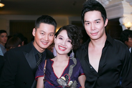 Ngô Thanh Vân đầm dài thướt tha trong lễ trao giải Cống hiến 2010 - 12 Ngô Thanh Vân đầm dài thướt tha trong lễ trao giải Cống hiến 2010 - 12