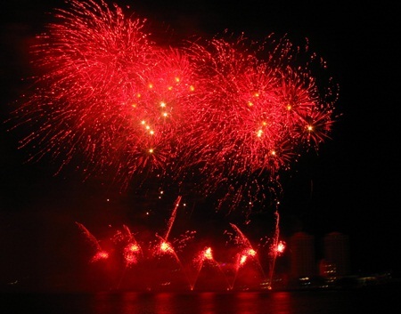 Gần 1 tháng trước lễ hội pháo hoa: Đã kín phòng, “sốt” vé - 2