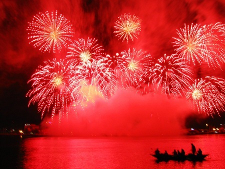 Gần 1 tháng trước lễ hội pháo hoa: Đã kín phòng, “sốt” vé - 4