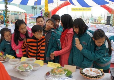 Nhà trường dạy học sinh... ăn chay - 1 Nhà trường dạy học sinh... ăn chay - 1
