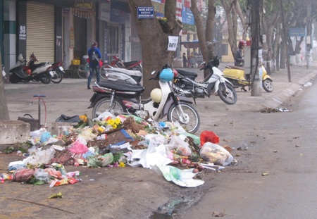 Thành phố Vinh lại ngập trong rác thải - 3 Thành phố Vinh lại ngập trong rác thải - 3
