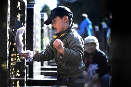 Tảo mộ trong Tết Thanh Minh của người Trung Quốc - 8 Tảo mộ trong Tết Thanh Minh của người Trung Quốc - 8