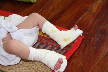 Quỹ Bé Nhân ái đến với 3 cháu bé bị bỏ rơi ở chùa Long An - 7 Quỹ Bé Nhân ái đến với 3 cháu bé bị bỏ rơi ở chùa Long An - 7