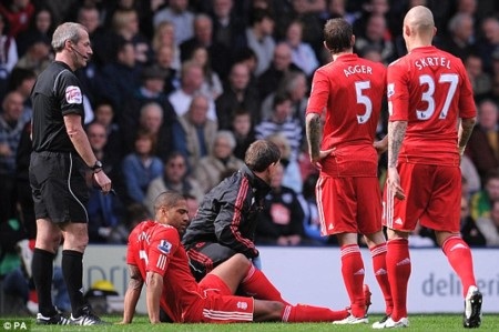 Mất thêm 2 hậu vệ hết mùa, Liverpool lâm nguy - 1