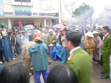 Vào bệnh viện thăm người nhà, 2 thanh niên tử nạn - 2