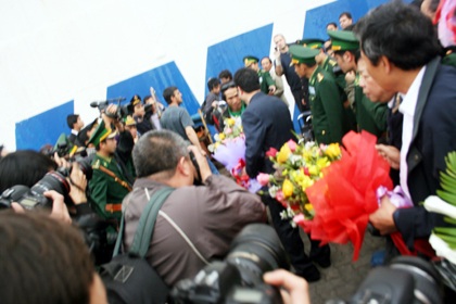 Tàu đưa hơn 1.000 lao động về nước được thuê với giá 2 triệu Euro - 3