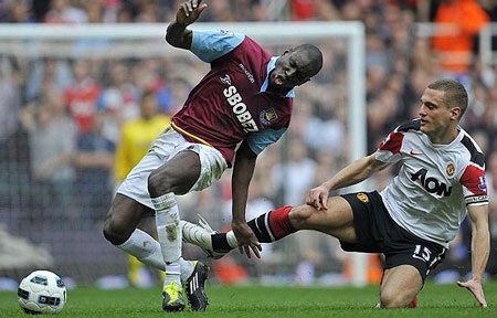 Những khoảnh khắc ấn tượng vòng 31 Premier League  - 2