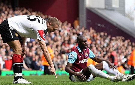 Những khoảnh khắc ấn tượng vòng 31 Premier League  - 3