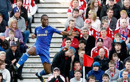 Những khoảnh khắc ấn tượng vòng 31 Premier League  - 6