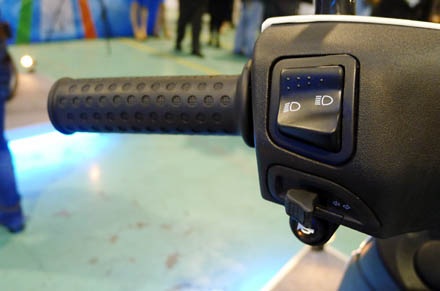 Những hình ảnh đầu tiên của xe Zip 100 lắp ráp nội - 3 Những hình ảnh đầu tiên của xe Zip 100 lắp ráp nội - 3