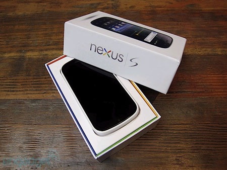 Đập hộp điện thoại Google Nexus S màu trắng  - 1