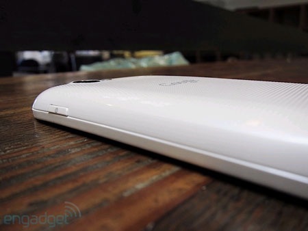 Đập hộp điện thoại Google Nexus S màu trắng  - 10
