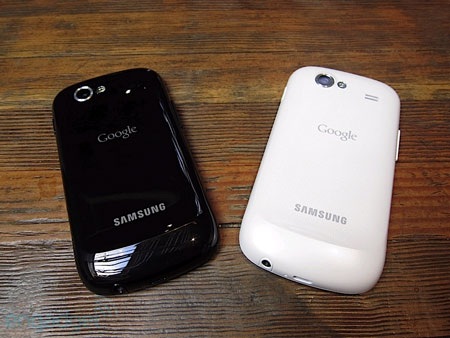 Đập hộp điện thoại Google Nexus S màu trắng  - 18