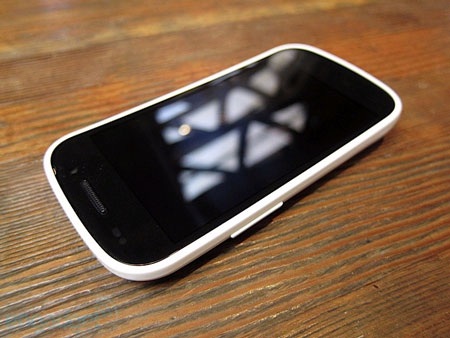 Đập hộp điện thoại Google Nexus S màu trắng  - 4