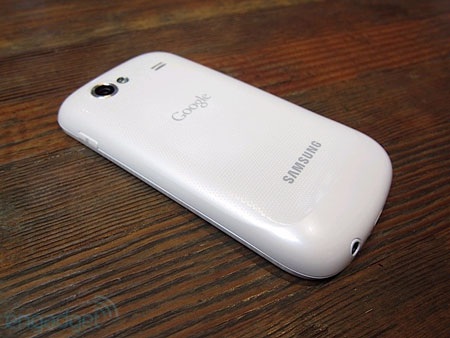 Đập hộp điện thoại Google Nexus S màu trắng  - 5